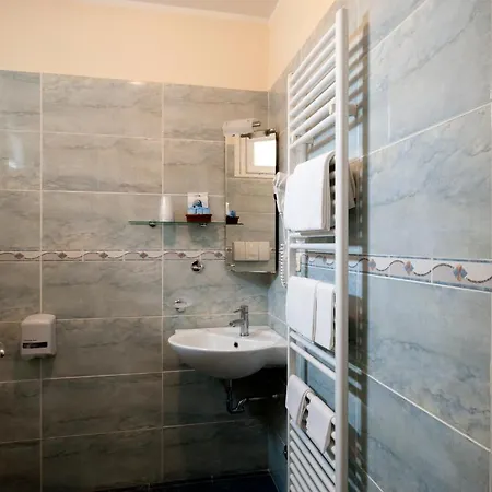 Royal Hotel 3*